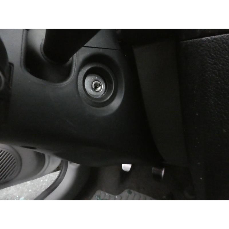 Poignee porte arriere gauche RENAULT CLIO 2 Photo n°6