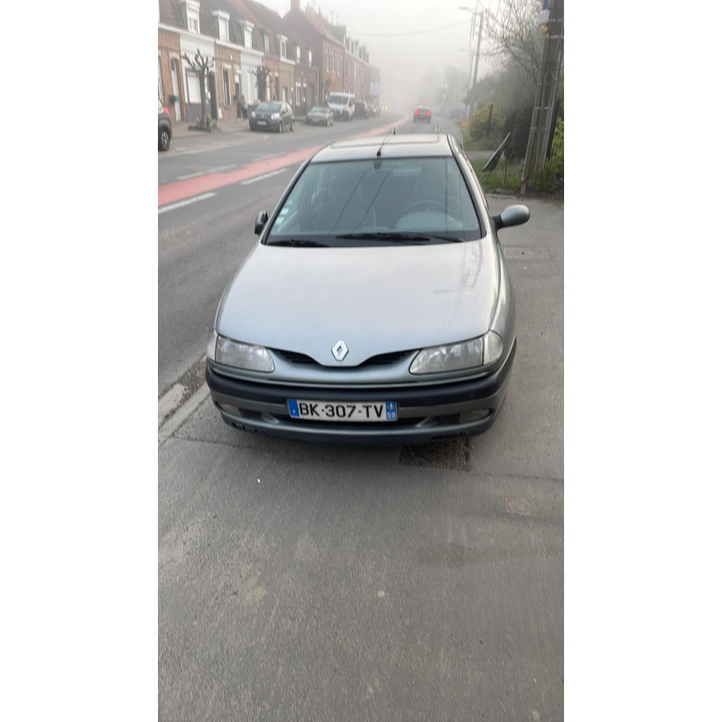 Feu arriere principal droit (feux) RENAULT LAGUNA 1 Photo n°8