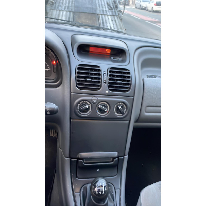 Feu arriere principal droit (feux) RENAULT LAGUNA 1 Photo n°12