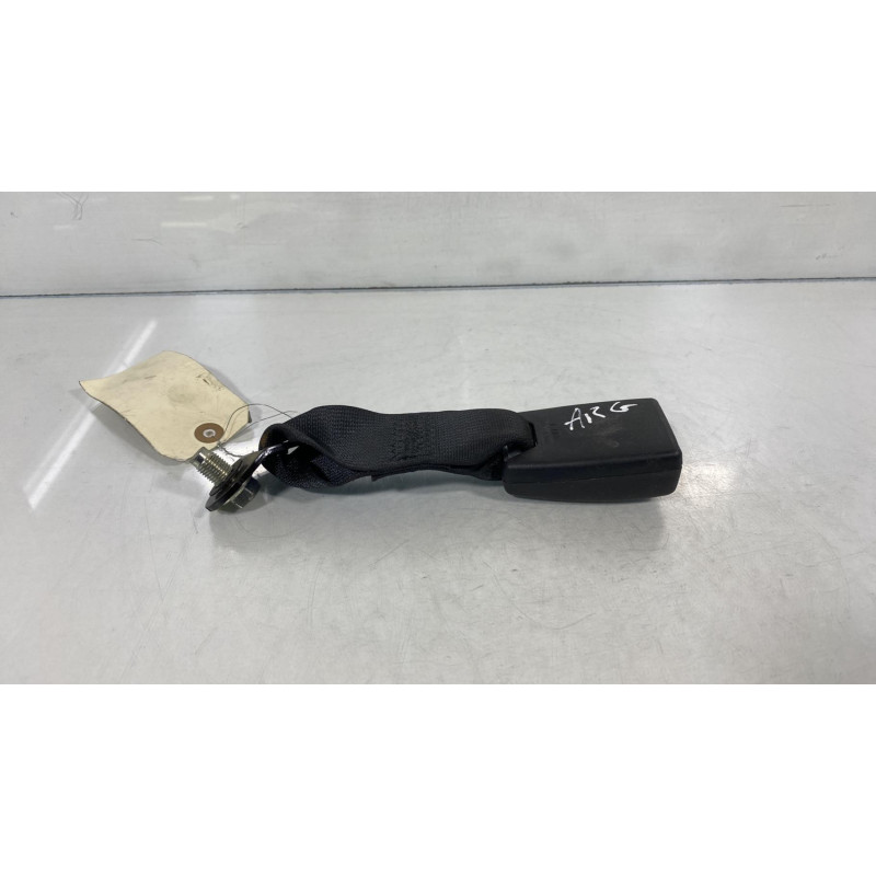 Attache ceinture arriere gauche NISSAN MICRA 4 Photo n°1