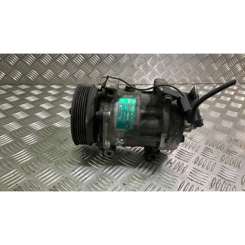 Compresseur clim VOLVO V 40 1 Photo n°2