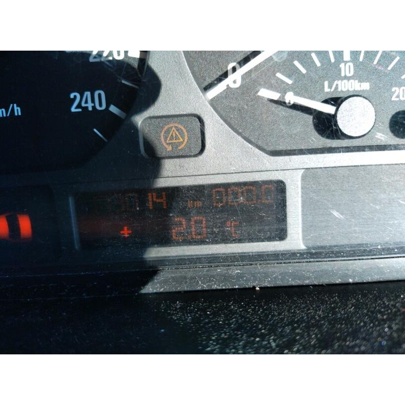Bouton de warning BMW SERIE 3 E46 Photo n°10