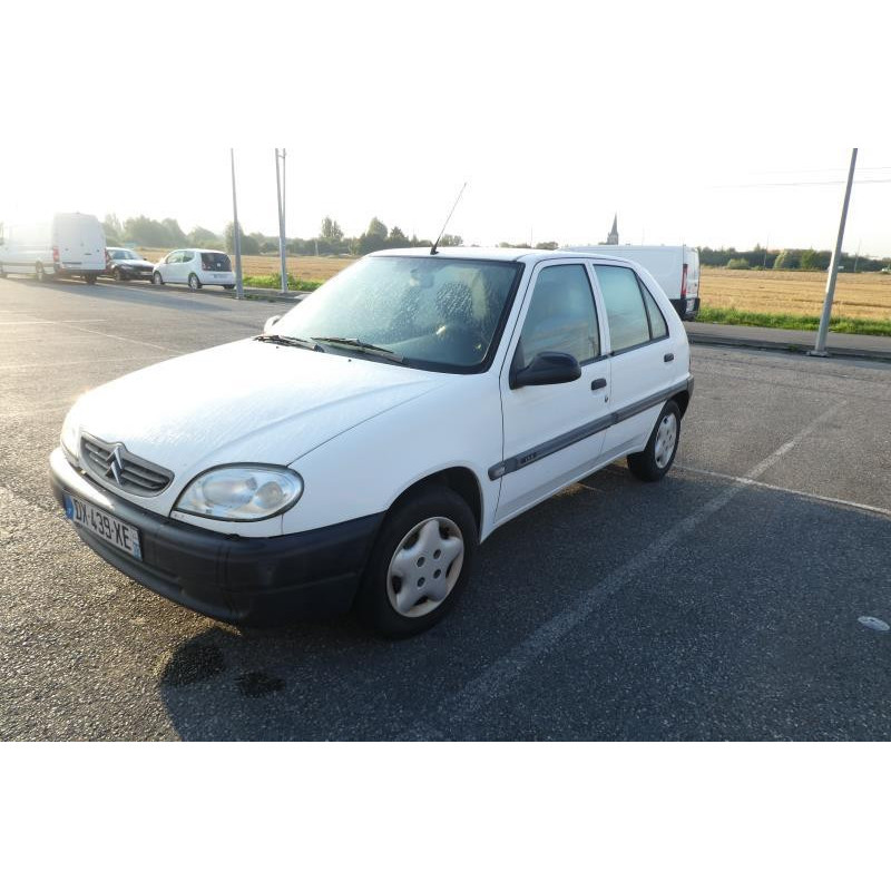 Pare choc arriere CITROEN SAXO Photo n°10