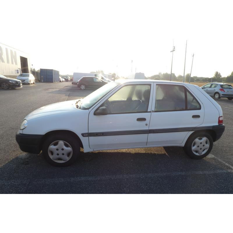 Pare choc arriere CITROEN SAXO Photo n°12