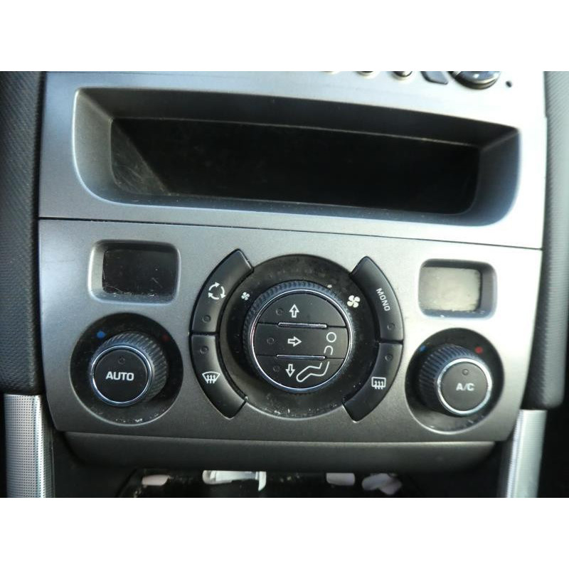 Attache ceinture avant droit PEUGEOT 308 1 Photo n°4