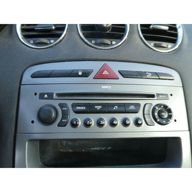 Attache ceinture avant droit PEUGEOT 308 1 Photo n°8