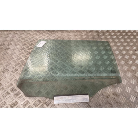 Vitre arriere gauche OPEL ZAFIRA B Photo n°1