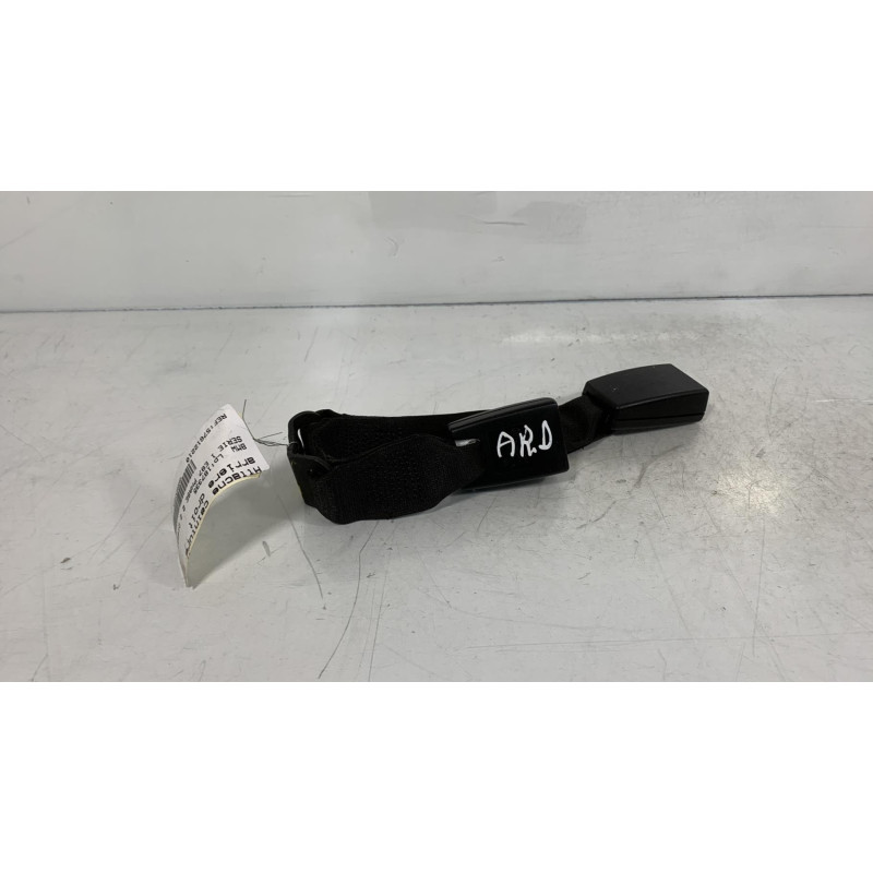 Attache ceinture arriere droit BMW SERIE 1 E87 Photo n°3