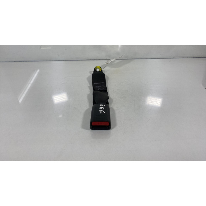 Attache ceinture arriere gauche CITROEN C2 Photo n°1