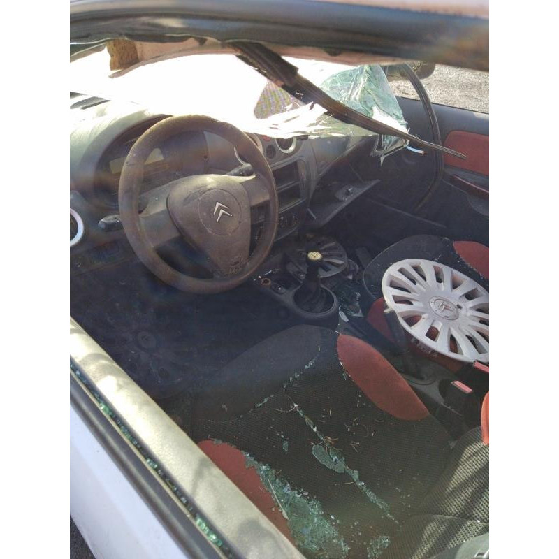 Attache ceinture arriere gauche CITROEN C2 Photo n°4