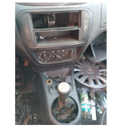 Attache ceinture arriere gauche CITROEN C2