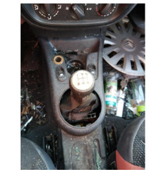 Attache ceinture arriere gauche CITROEN C2