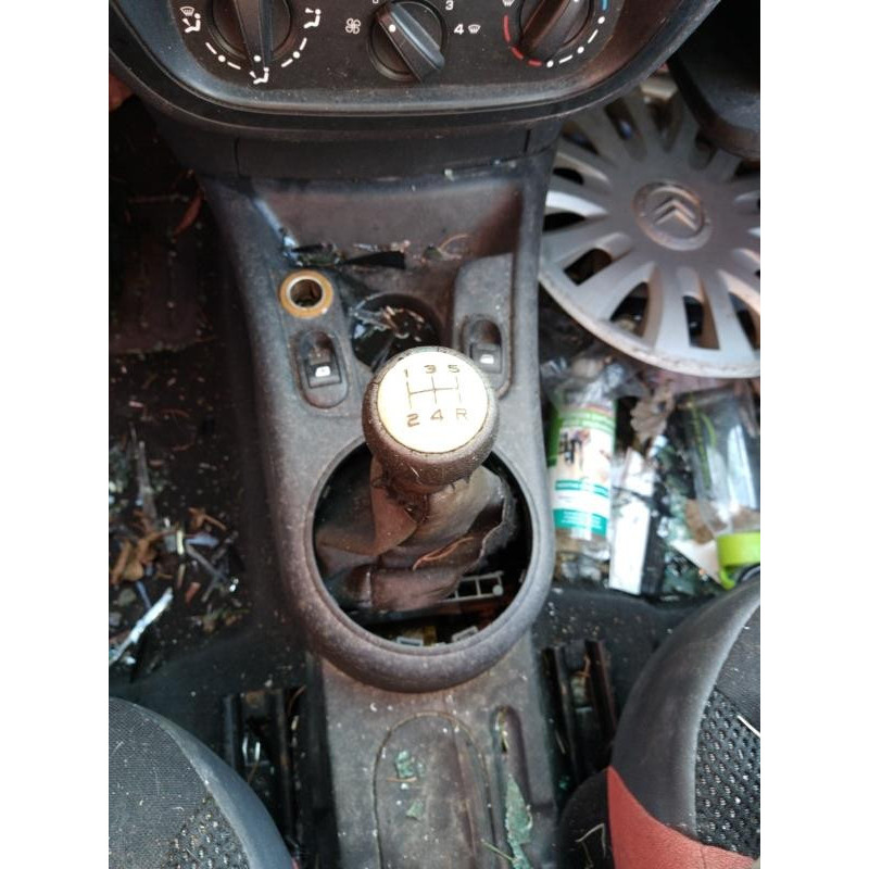 Attache ceinture arriere gauche CITROEN C2 Photo n°11