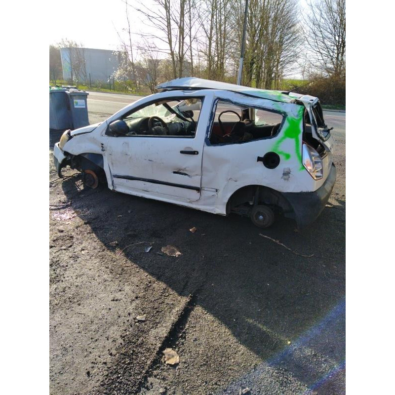 Attache ceinture arriere gauche CITROEN C2 Photo n°12