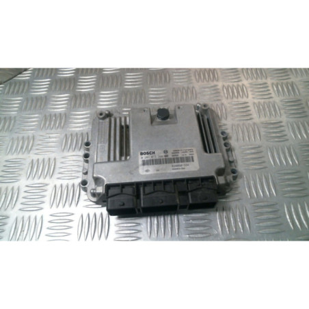 Calculateur moteur RENAULT MEGANE 2