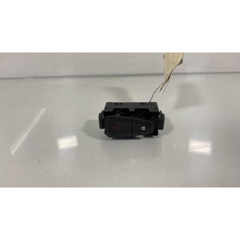 Bouton de warning RENAULT MEGANE 3 Photo n°1