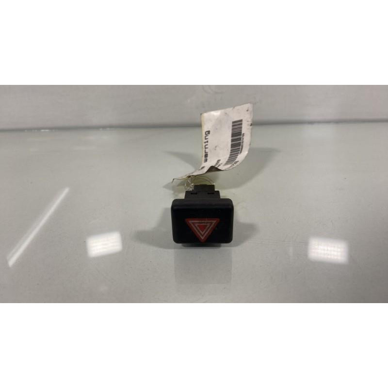 Bouton de warning SEAT EXEO Photo n°1