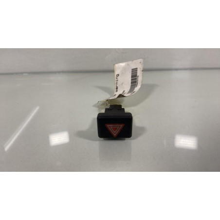 Bouton de warning SEAT EXEO Photo n°1