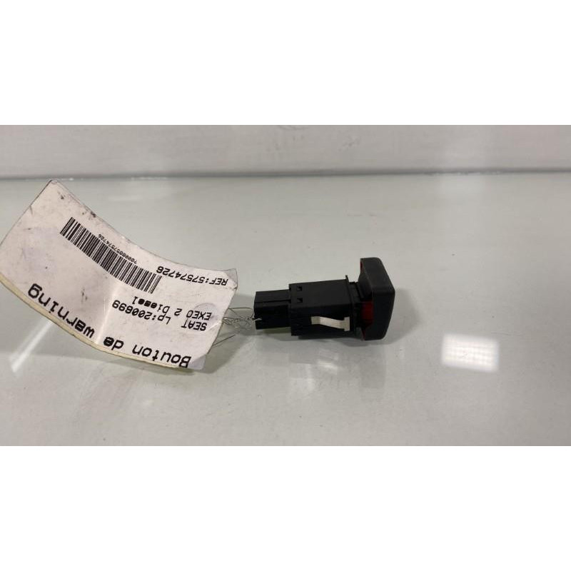 Bouton de warning SEAT EXEO Photo n°3
