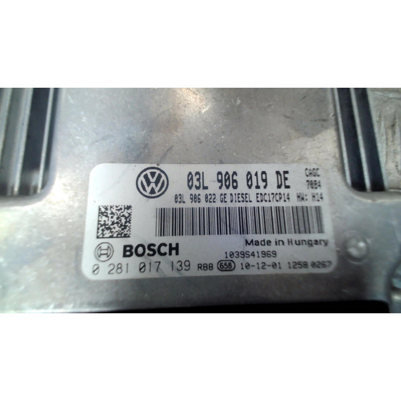 Calculateur moteur SEAT EXEO Photo n°1