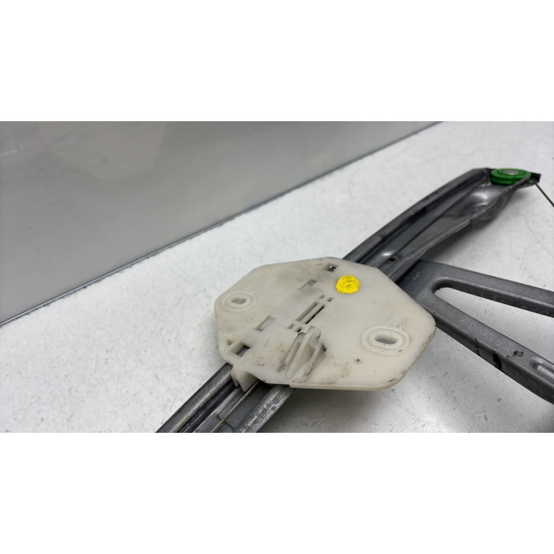 Leve vitre mecanique arriere droit RENAULT CLIO 2 CAMPUS Photo n°7