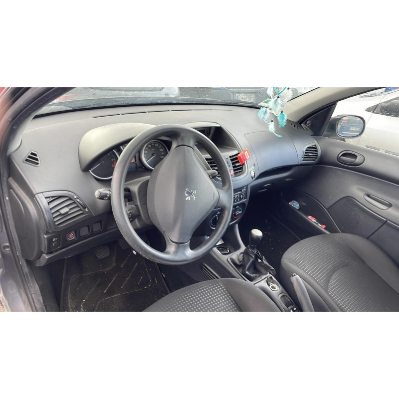 Pretensionneur de ceinture avant droit PEUGEOT 206+ Photo n°8