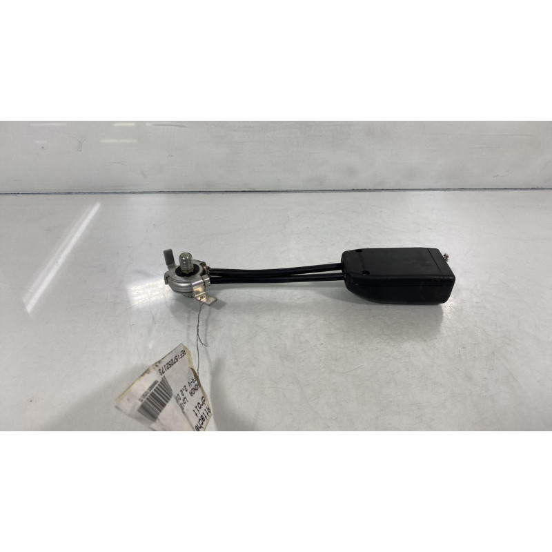Attache ceinture avant droit HONDA FR-V Photo n°2