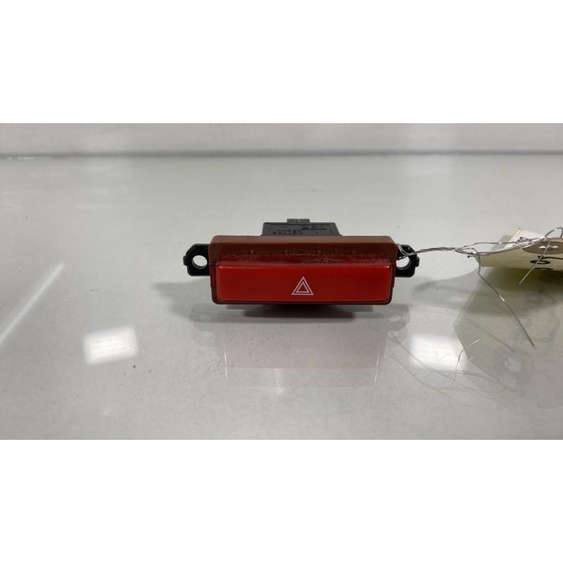 Bouton de warning HONDA FR-V Photo n°1