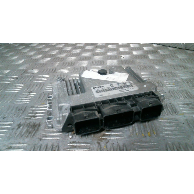 Calculateur moteur RENAULT GRAND SCENIC 2 Photo n°3