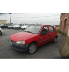 Vitre arriere gauche PEUGEOT 106