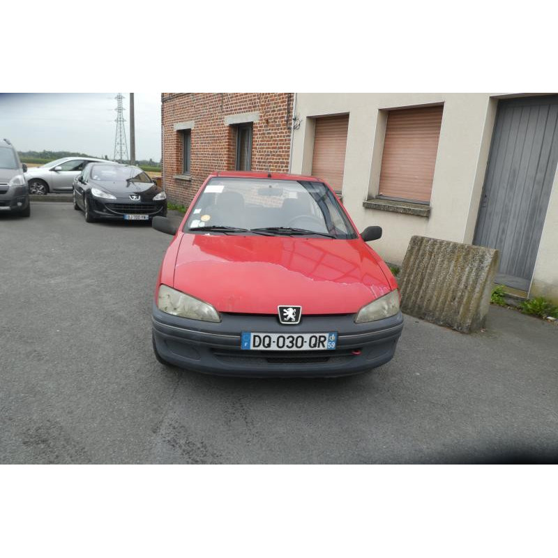 Vitre arriere gauche PEUGEOT 106 Photo n°7