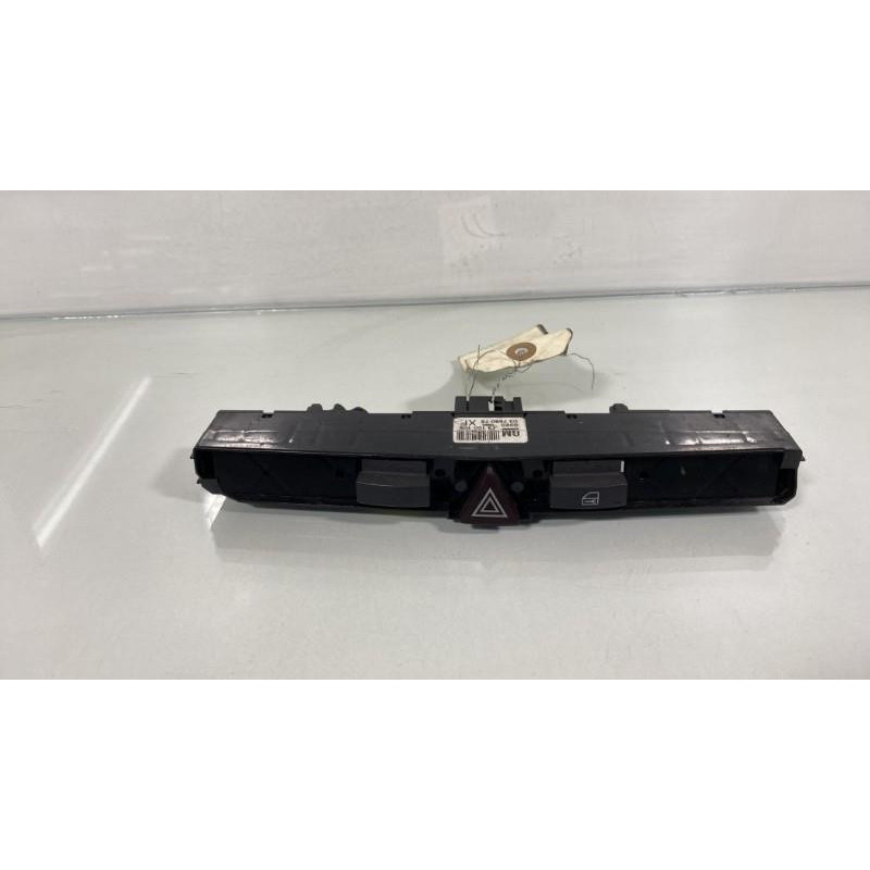 Bouton de warning OPEL ASTRA H Photo n°1