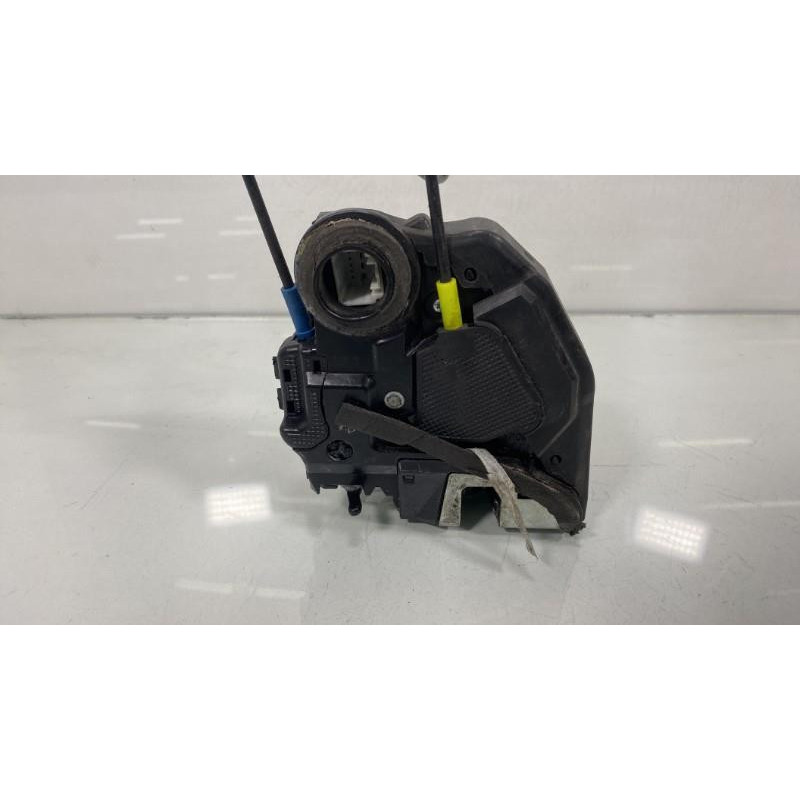 Serrure arriere droit TOYOTA AURIS 1 Photo n°1