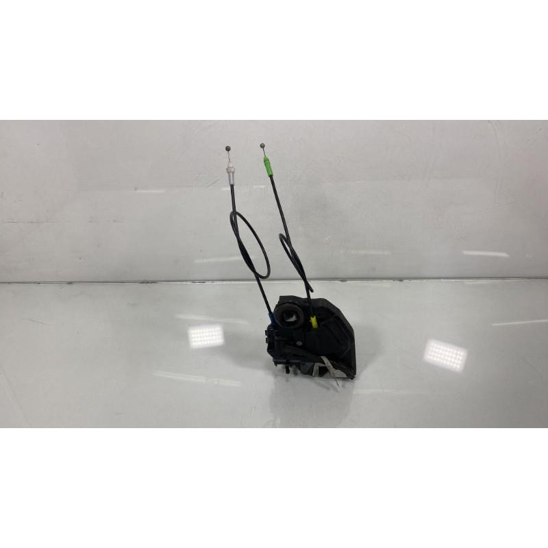 Serrure arriere droit TOYOTA AURIS 1 Photo n°2
