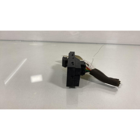 Interrupteur de leve vitre avant droit CHEVROLET ORLANDO Photo n°1