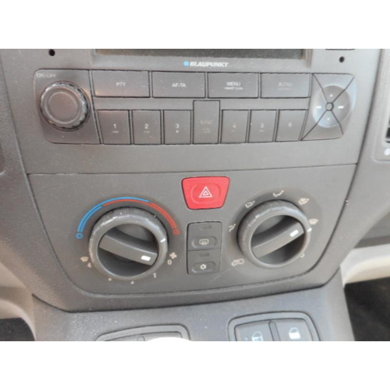 Porte avant droit FIAT IDEA Photo n°9