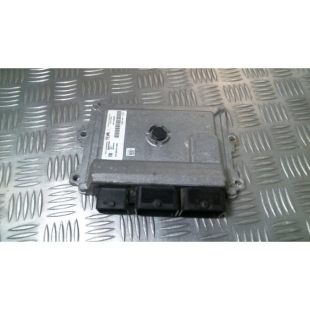 Calculateur moteur PEUGEOT 208 1