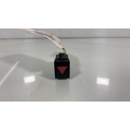 Bouton de warning VOLKSWAGEN POLO 4