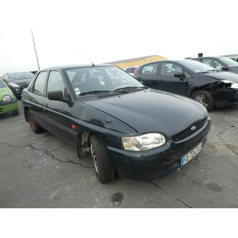 Capot FORD ESCORT 5 Photo n°6
