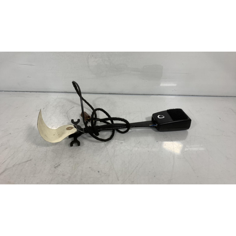 Attache ceinture avant droit FORD GALAXY 2 Photo n°2