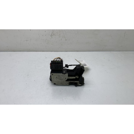 Serrure avant droit FORD FIESTA 5 Photo n°1