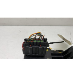 Serrure avant droit FORD FIESTA 5