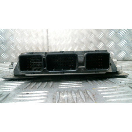 Calculateur moteur PEUGEOT 308 1
