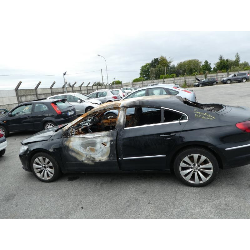Feu arriere secondaire droit (feux) VOLKSWAGEN PASSAT 5 Photo n°8