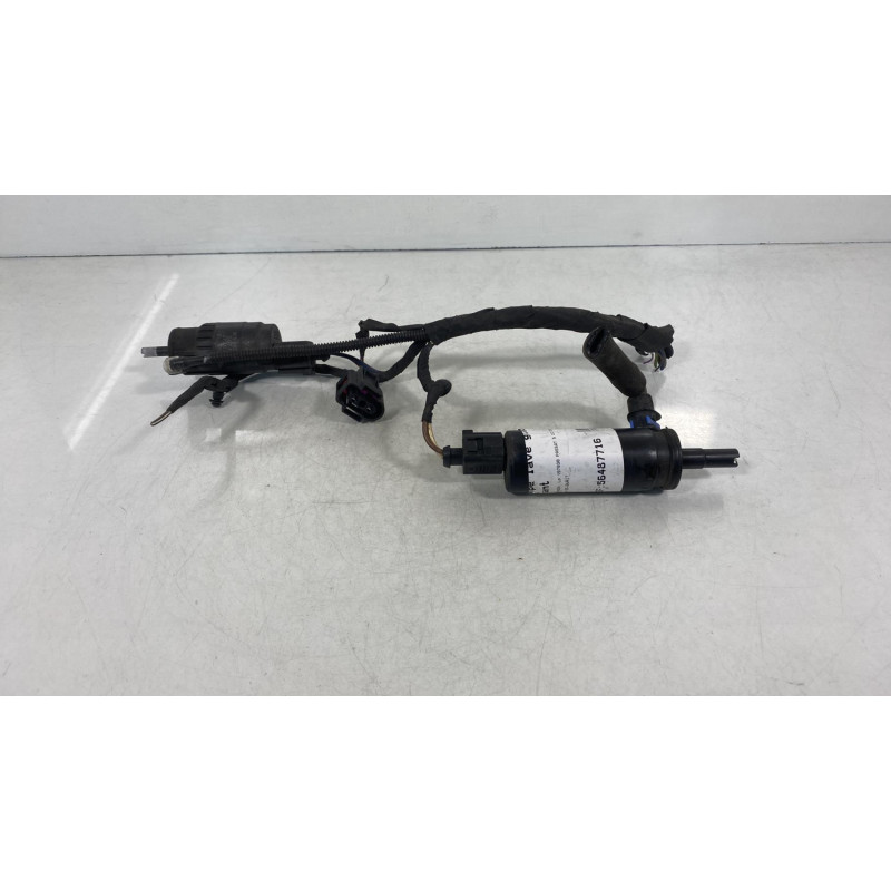 Pompe lave glace avant VOLKSWAGEN PASSAT 5 Photo n°2