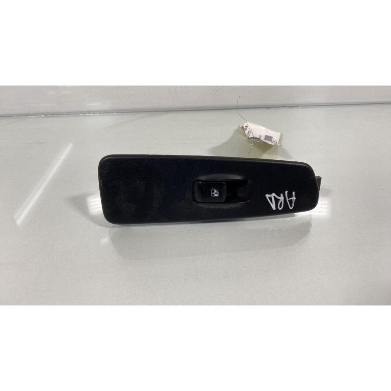 Interrupteur de leve vitre arriere droit SSANGYONG REXTON 1 Photo n°3