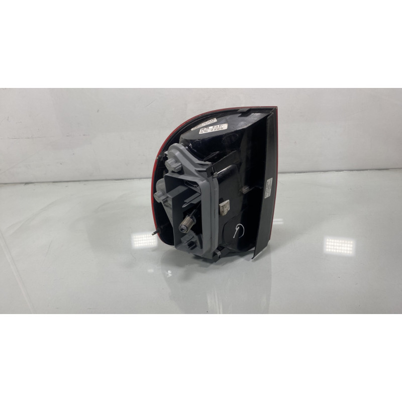 Feu arriere principal gauche (feux) VOLKSWAGEN FOX Photo n°2