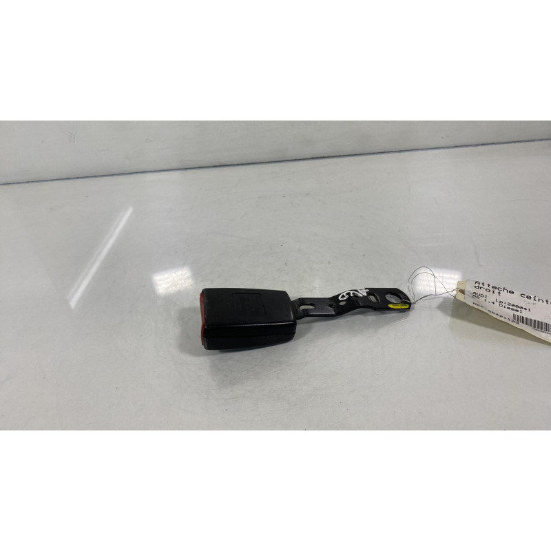 Attache ceinture avant droit AUDI A2 Photo n°1