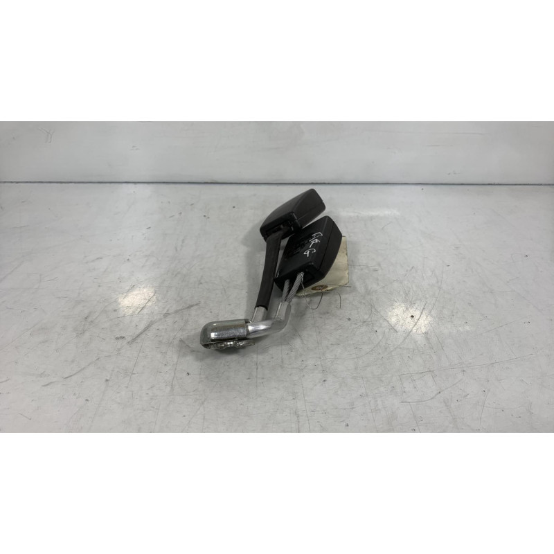 Attache ceinture arriere gauche SEAT EXEO Photo n°1
