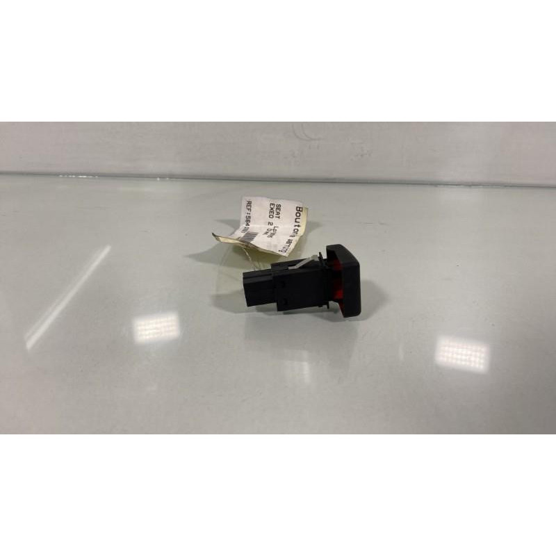 Bouton de warning SEAT EXEO Photo n°3